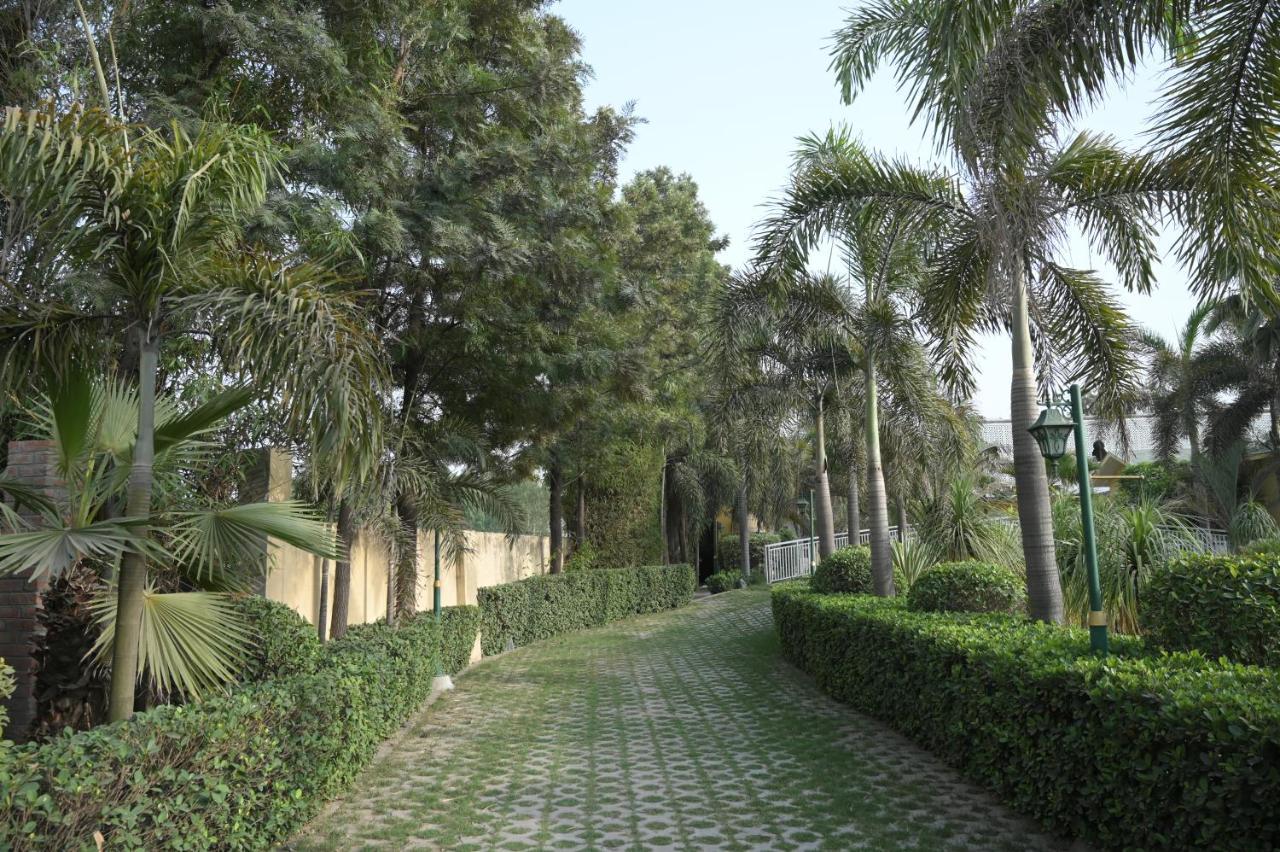 Kamal Resorts - The Luxury Of Being Yourself ルディヤーナー エクステリア 写真