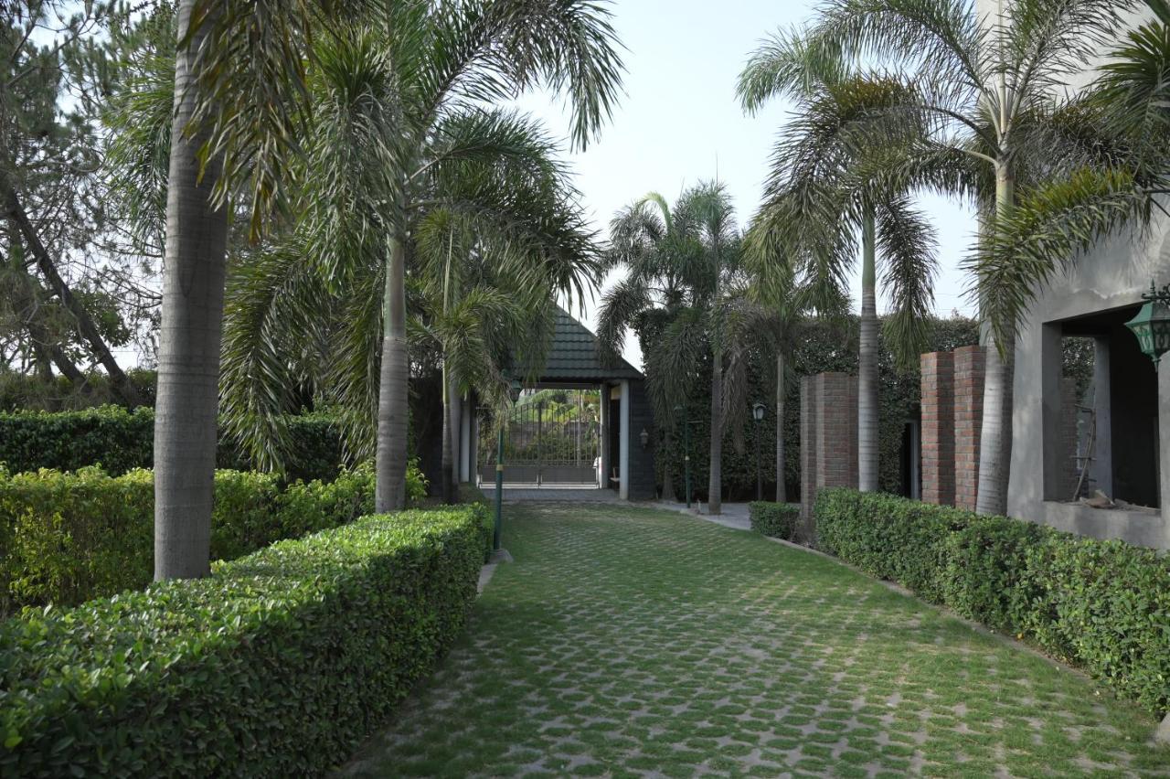 Kamal Resorts - The Luxury Of Being Yourself ルディヤーナー エクステリア 写真